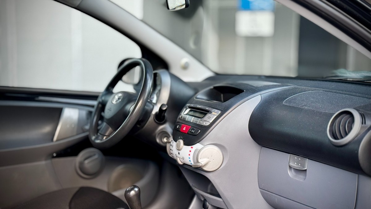 Wnętrze samochodu — detal z galerii Das Auto