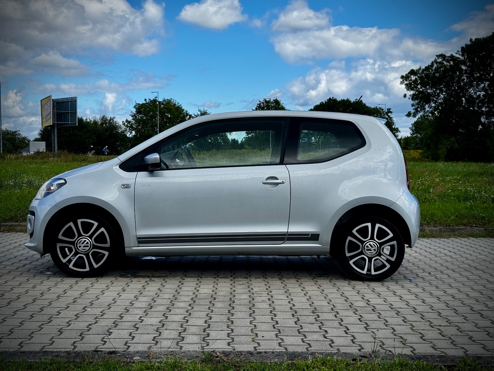 Volkswagen up! Club 1.0 MPI | 156 000 km | Srebrny | Alufelgi — zdjęcie 7