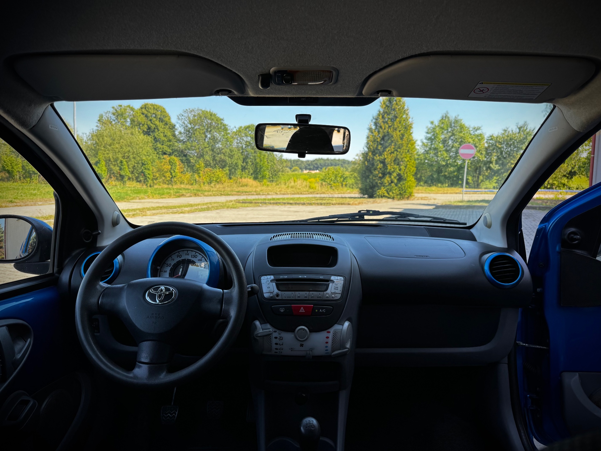 Toyota Aygo 1.0 VVT-i 68 KM | Klimatyzacja | Alufelgi — zdjęcie 8