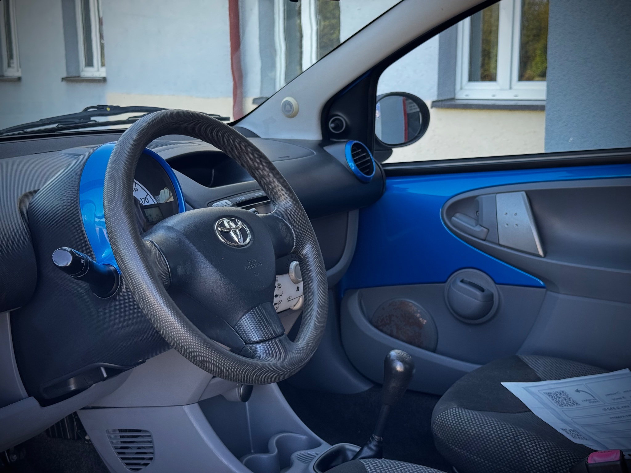Toyota Aygo 1.0 VVT-i 68 KM | Klimatyzacja | Alufelgi — zdjęcie 10