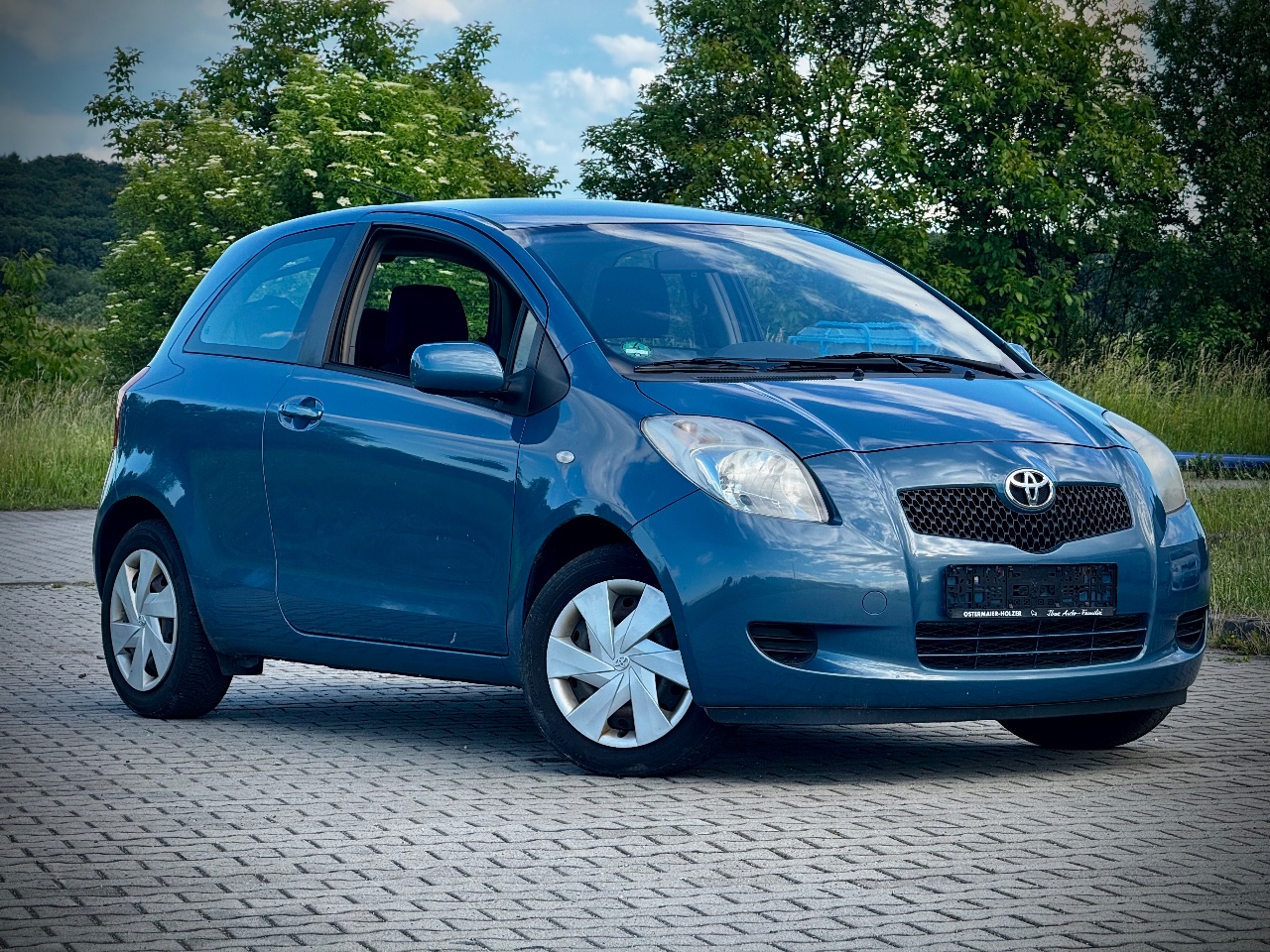 Toyota YARIS, zadbana! Klimatyzacja! — zdjęcie 2