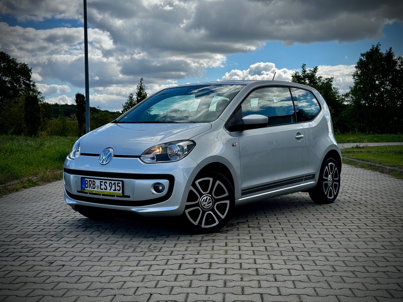 Volkswagen up! Club 1.0 MPI | 156 000 km | Srebrny | Alufelgi — zdjęcie 8