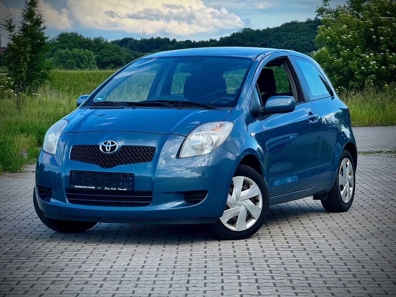 Toyota YARIS, zadbana! Klimatyzacja! — zdjęcie 3