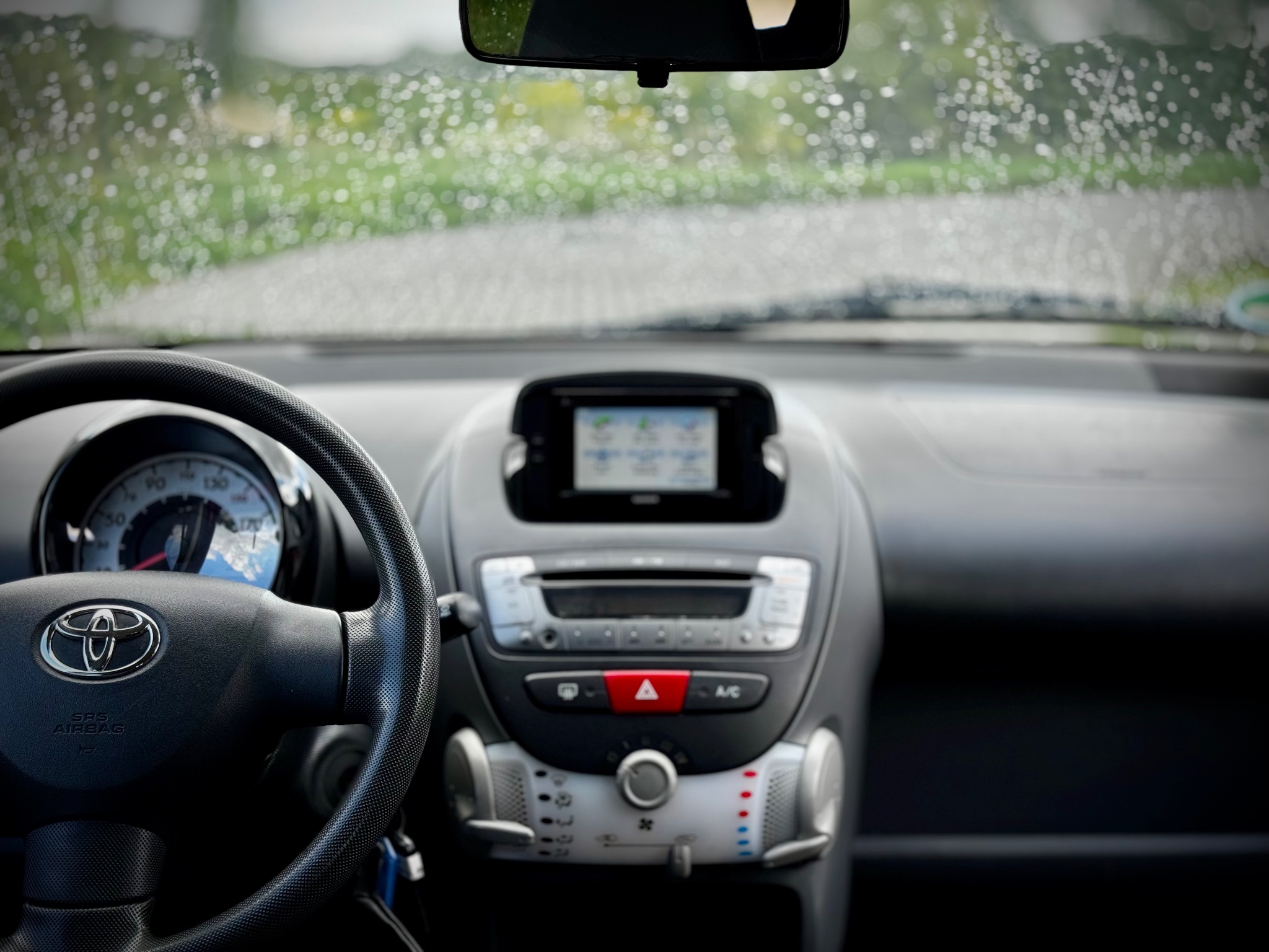 Toyota Aygo 1.0 68 KM | 156 000 km | ekonomiczne miejskie auto — zdjęcie 14